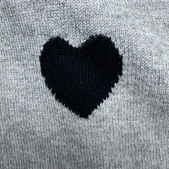 Amazon Women's XL Heart Print V-Neck Pullover Sweater Gray Black Casual Pullover - Picture 3 of 9